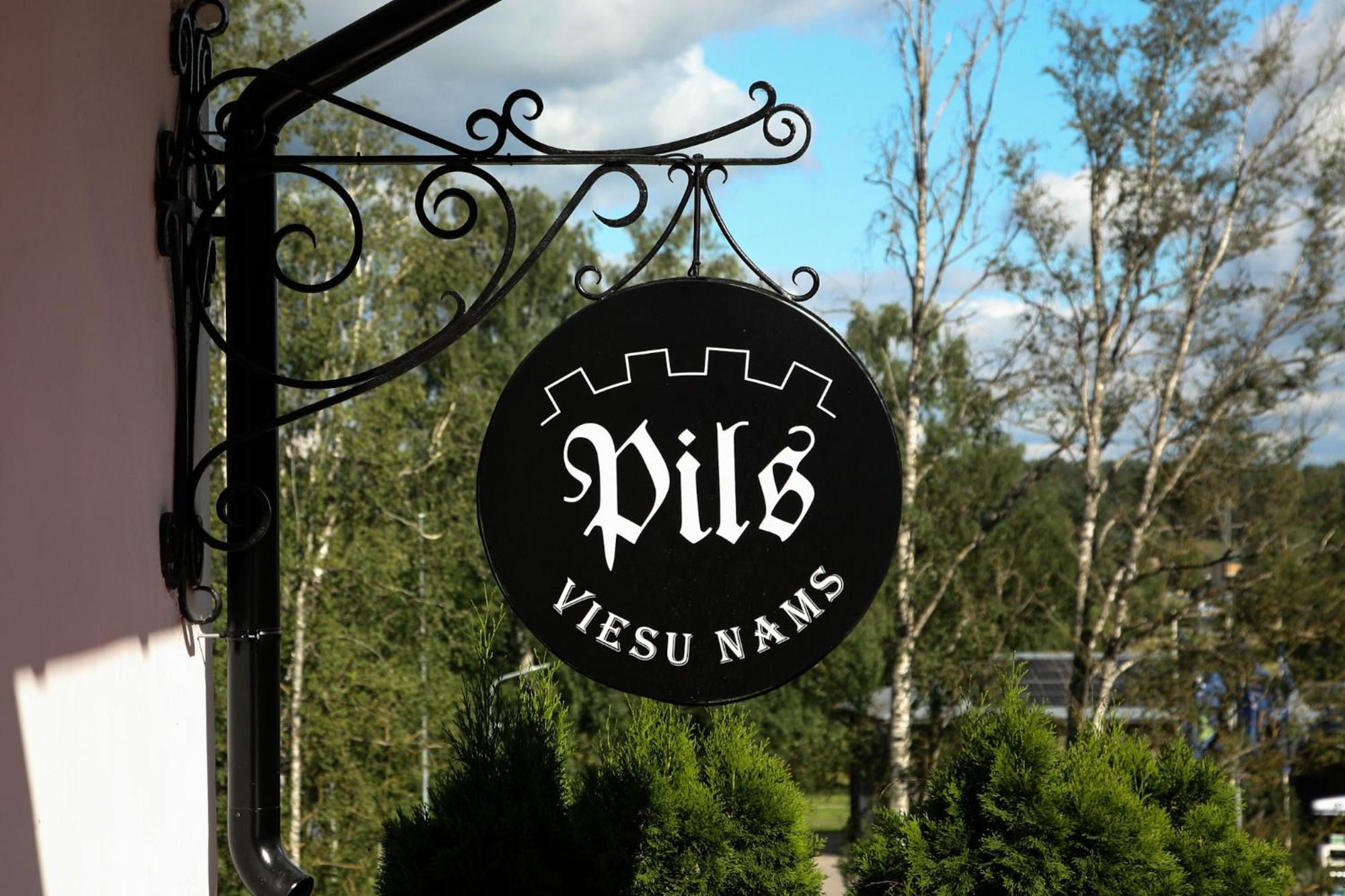 Pils Hotel Kandava Luaran gambar
