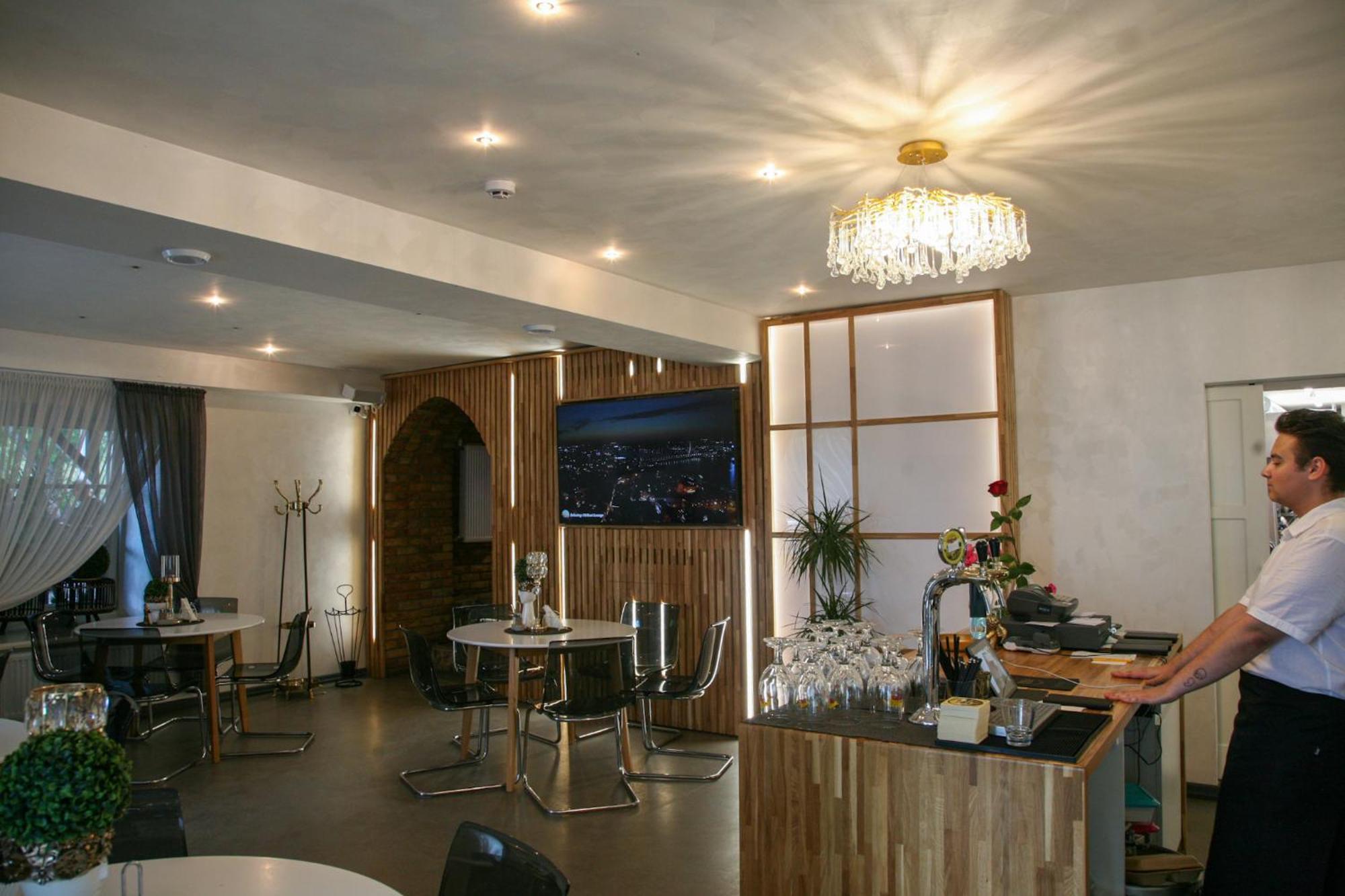 Pils Hotel Kandava Luaran gambar